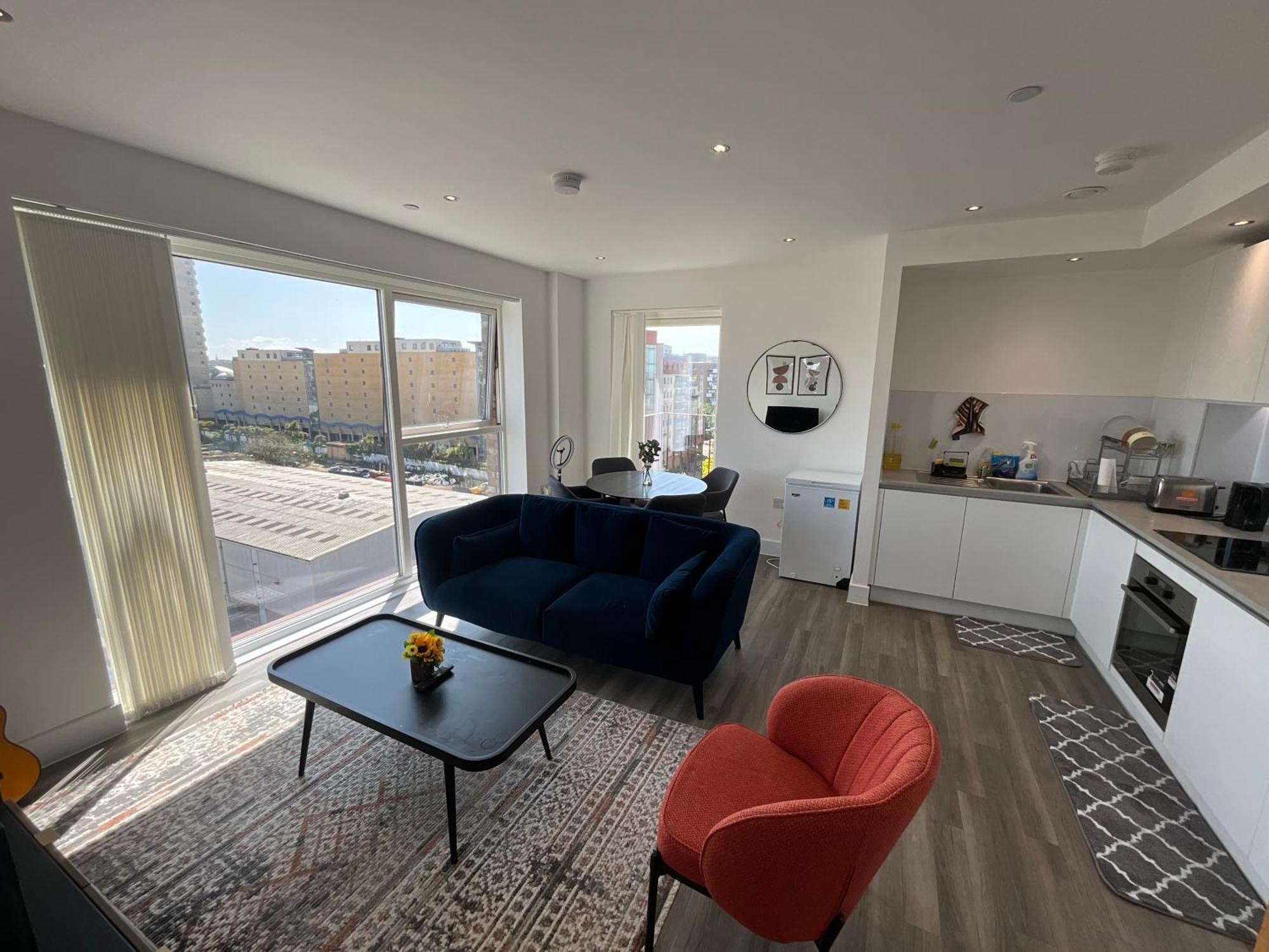 Deluxe Double Bed In Shared Apt Near Canary Wharf, City Airport & O2 Arena With Thames View London Exterior photo